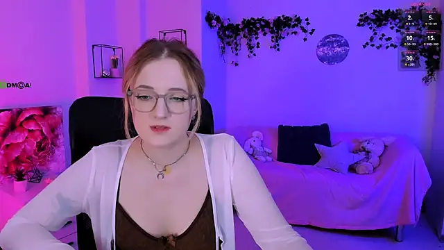Snapshot of luna_berryy chatting on July 14, 7:08 pm luna berryy online show from July 14, 7:08 pm