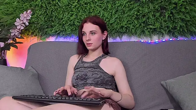 AprilAvery online show from February 21, 10:04 pm