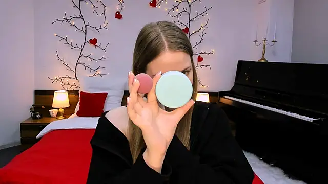 holy kitty online show from March 5, 6:12 am