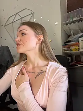 KitteCat online show from November 18, 9:36 am