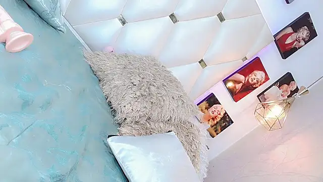 Niccolls Princess online show from March 8, 10:22 am