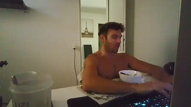 Snapshot of alpha-hunk chatting on June 22, 10:56 am alpha-hunk online show from June 22, 10:56 am