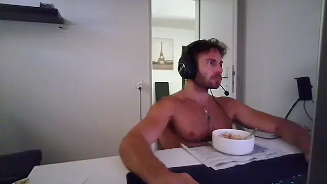 Snapshot of alpha-hunk chatting on July 2, 10:21 am alpha-hunk online show from July 2, 10:21 am
