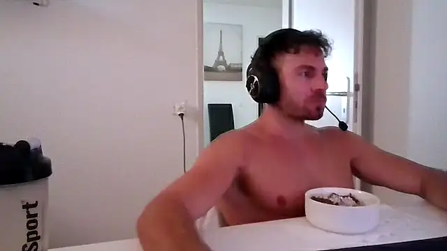 Snapshot of alpha-hunk chatting on July 6, 10:23 am alpha-hunk online show from July 6, 10:23 am