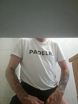 Snapshot of kristof_keyser chatting on July 4, 11:16 am kristof keyser online show from July 4, 11:16 am