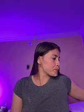 aurora divine online show from February 9, 10:58 pm