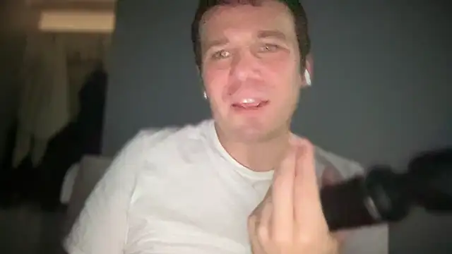 Snapshot of GotItGoin chatting on September 18, 10:34 pm GotItGoin online show from September 18, 10:34 pm