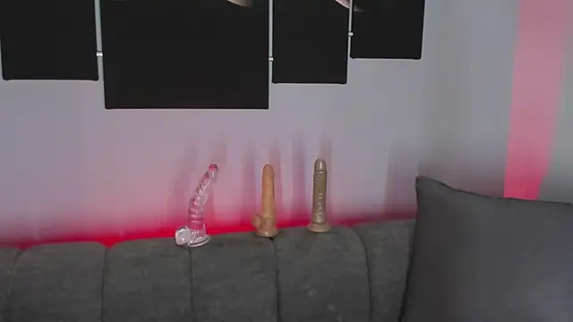 maddy walker online show from December 7, 8:16 pm