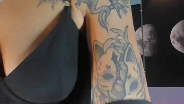 maddy walker online show from December 10, 9:00 pm