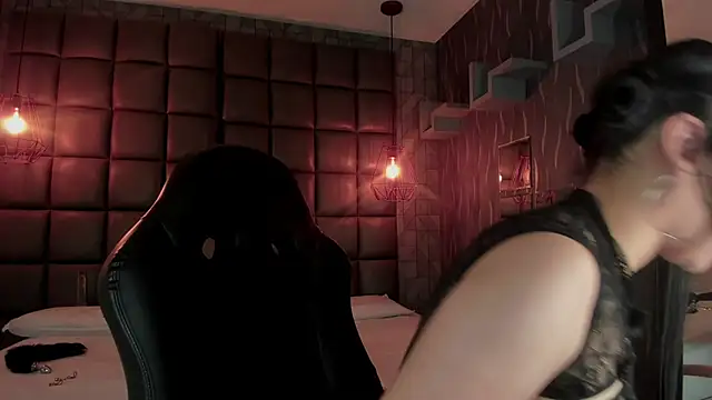 maddy walker online show from December 28, 9:40 pm