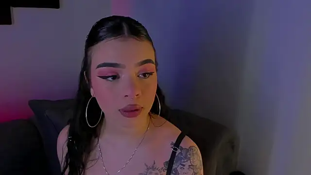 maddy walker online show from December 29, 9:30 pm