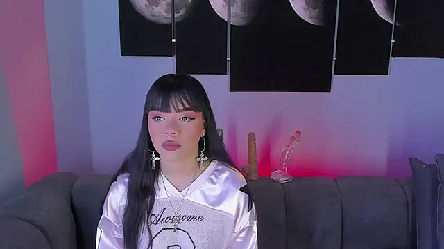 maddy walker online show from January 7, 9:03 pm