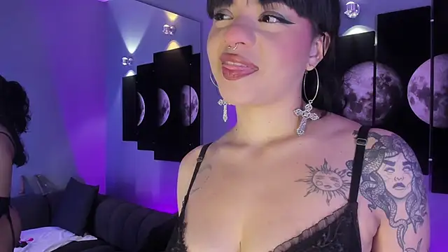 maddy walker online show from February 1, 11:27 pm