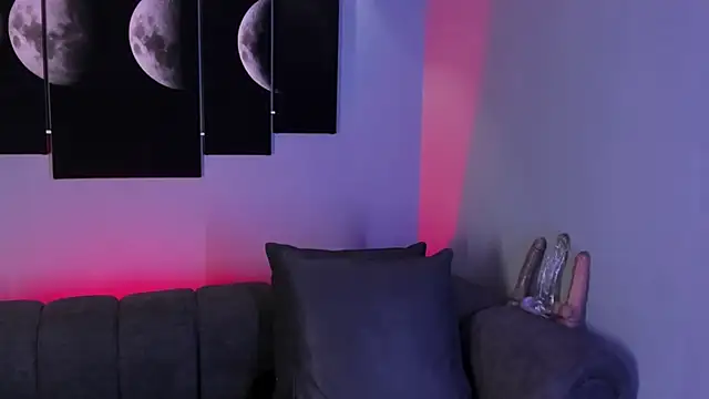 maddy walker online show from February 4, 8:06 pm