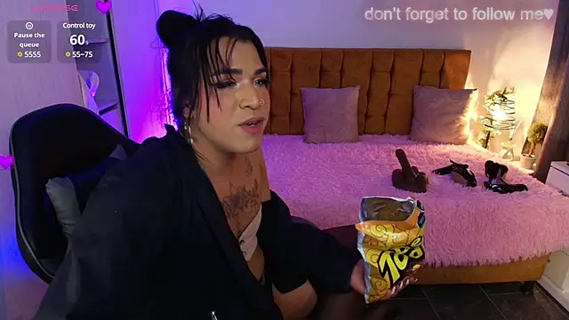 alexiaaross online show from December 13, 1:59 am