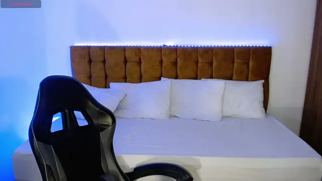 alexiaaross online show from October 2, 4:19 am