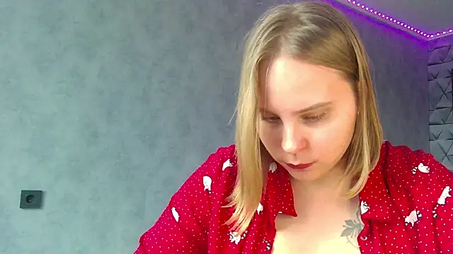 Thalia  Star online show from February 1, 1:30 pm