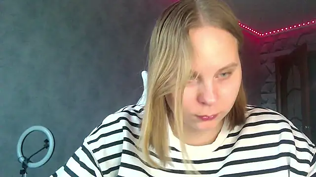 Thalia  Star online show from February 15, 2:55 pm