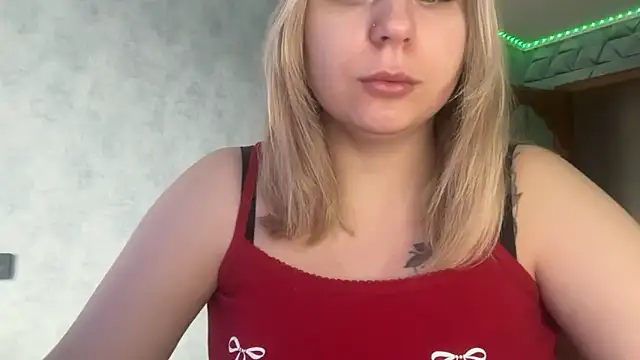 Snapshot of Thalia__Star chatting on February 8, 9:45 am Thalia Star online show from February 8, 9:45 am