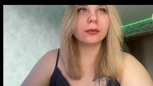 Snapshot of Thalia__Star chatting on March 1, 7:43 am Thalia Star online show from March 1, 7:43 am