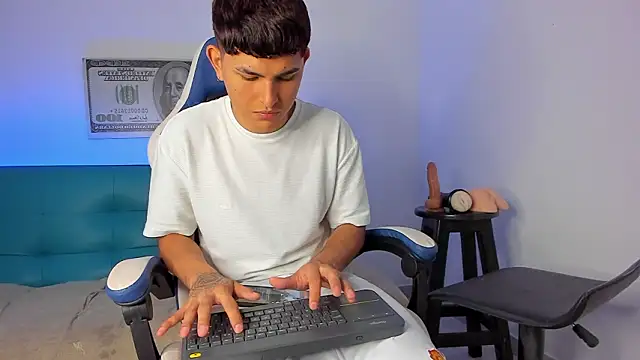 Lyam ap online show from March 22, 9:40 pm