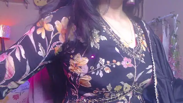 Snapshot of Zonayesha chatting on May 27, 8:33 am Zonayesha online show from May 27, 8:33 am