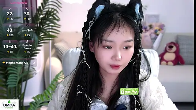 Snapshot of Sheep-1 chatting on December 7, 6:32 am Sheep-1 online show from December 7, 6:32 am
