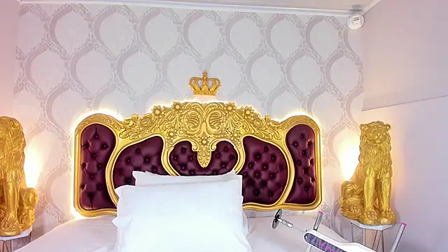 KendralHolson online show from October 9, 4:43 am