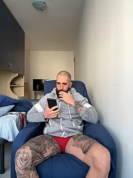 Snapshot of Gioeltoro89 chatting on April 7, 3:23 pm Gioeltoro89 online show from April 7, 3:23 pm