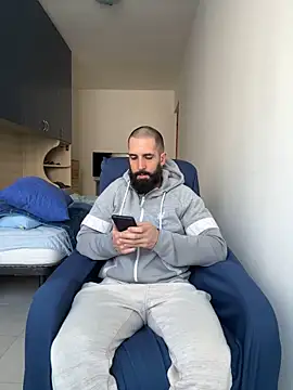 Snapshot of Gioeltoro89 chatting on April 16, 3:24 pm Gioeltoro89 online show from April 16, 3:24 pm