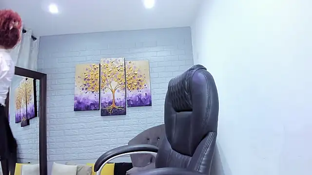 ebbafernandez  online show from January 9, 11:46 am