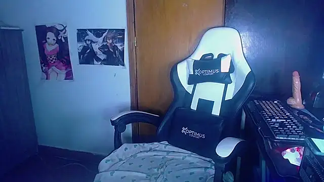 Snapshot of gigiqueen_18 chatting on December 11, 10:58 am gigiqueen 18 online show from December 11, 10:58 am