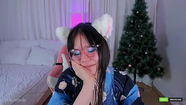 ClaireFaers  online show from December 7, 12:45 pm