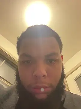 Snapshot of Ilikeemallidc chatting on March 2, 6:36 am Ilikeemallidc online show from March 2, 6:36 am