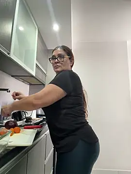 Snapshot of AntonellaAlondra4 chatting on June 7, 7:28 pm AntonellaAlondra4 online show from June 7, 7:28 pm