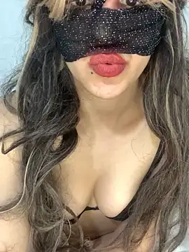 Snapshot of senoritaseno chatting on February 22, 5:24 pm senoritaseno online show from February 22, 5:24 pm