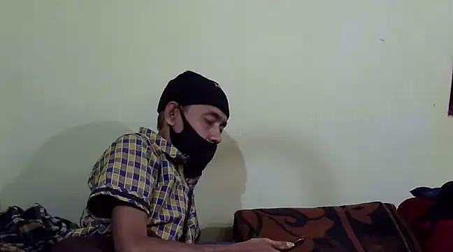 Snapshot of Pramila_Manish chatting on February 17, 1:32 pm Pramila Manish online show from February 17, 1:32 pm