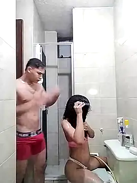 saraandstiven online show from March 13, 9:37 pm