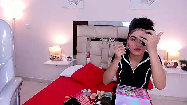 saraandstiven online show from March 23, 4:05 am