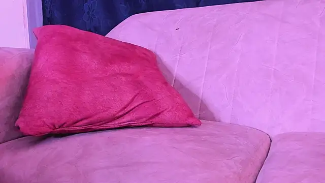 saraandstiven online show from April 4, 7:33 pm