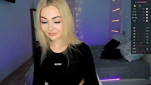 AdeleRoberts online show from February 10, 8:31 am