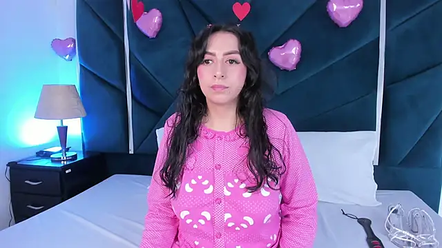 Snapshot of AlondraMendez chatting on February 18, 4:37 am AlondraMendez online show from February 18, 4:37 am