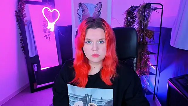 NielletaBlossom online show from February 21, 5:13 am