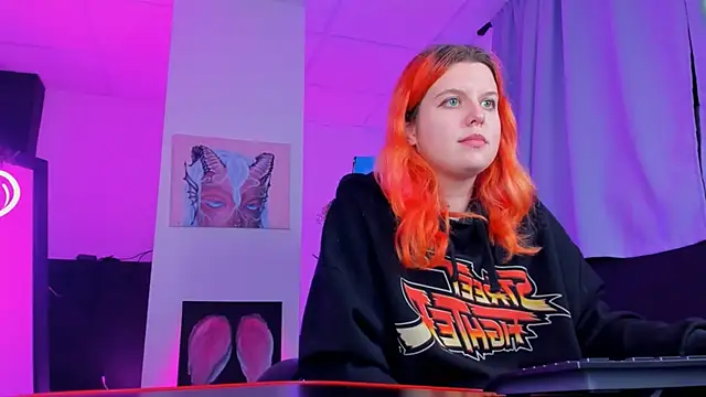 NielletaBlossom online show from March 12, 8:41 am