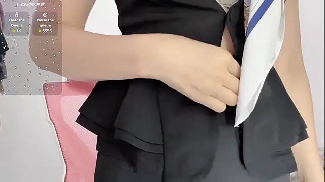 Snapshot of Qwi-V1 chatting on January 5, 11:01 pm Qwi-V1 online show from January 5, 11:01 pm