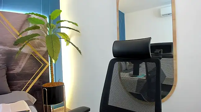 Snapshot of NathRossi chatting on December 3, 6:49 pm NathRossi online show from December 3, 6:49 pm