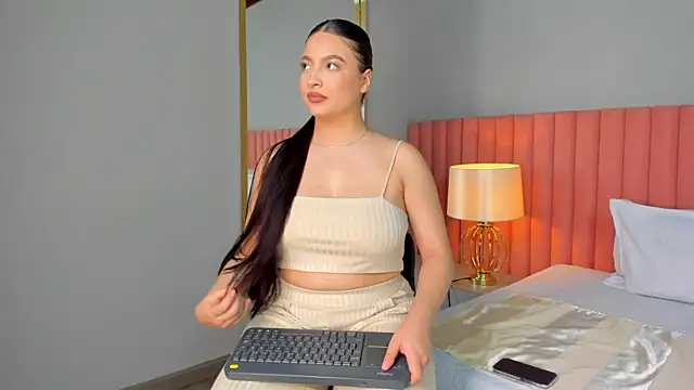 Snapshot of NathRossi chatting on February 16, 11:16 pm NathRossi online show from February 16, 11:16 pm