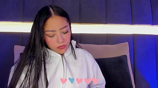 nicolle pierce online show from February 14, 11:42 am