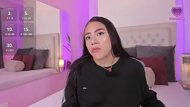 nicolle pierce online show from April 10, 11:26 am