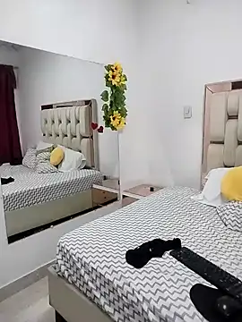 Snapshot of Bianca_Mancini chatting on December 2, 1:25 am Bianca Mancini online show from December 2, 1:25 am